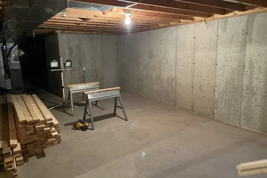 the family room before renovation