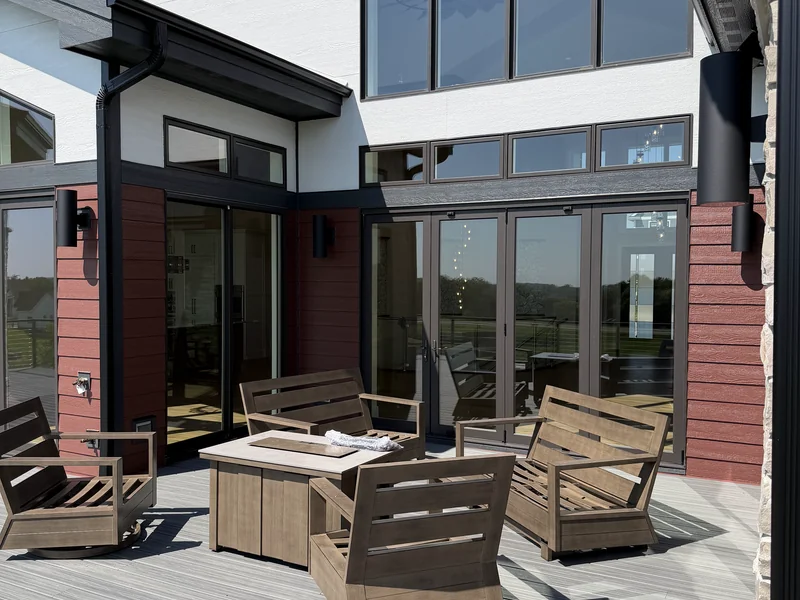 Modern Outdoor Living Space
